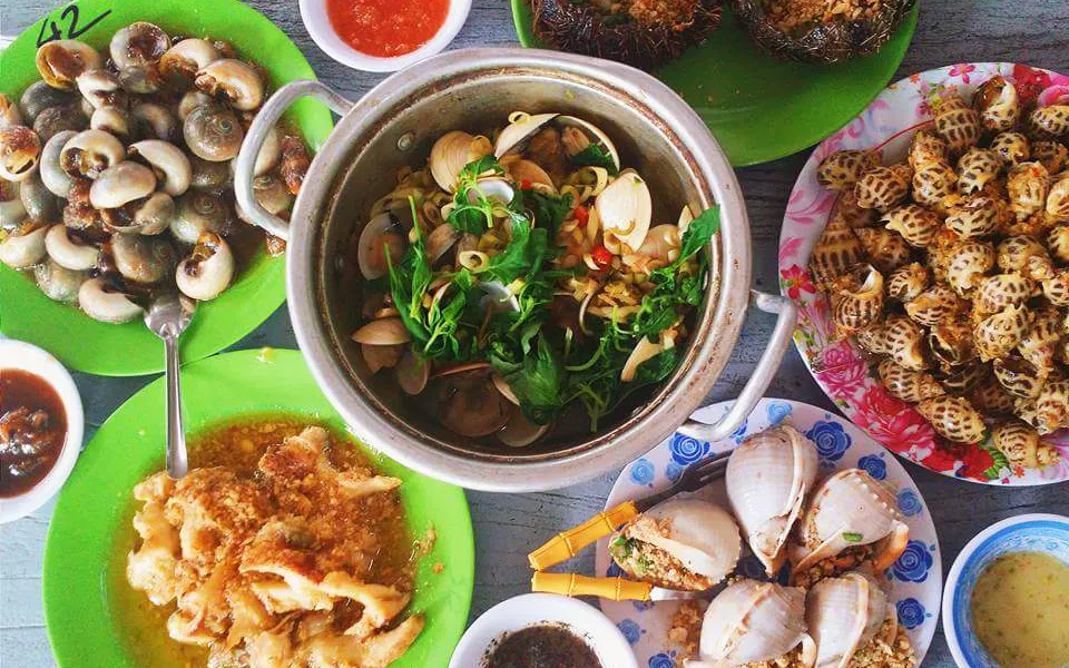 Quán ốc Nhung Lương Sơn Nha Trang, hải sản tươi sống chế biến đa dạng