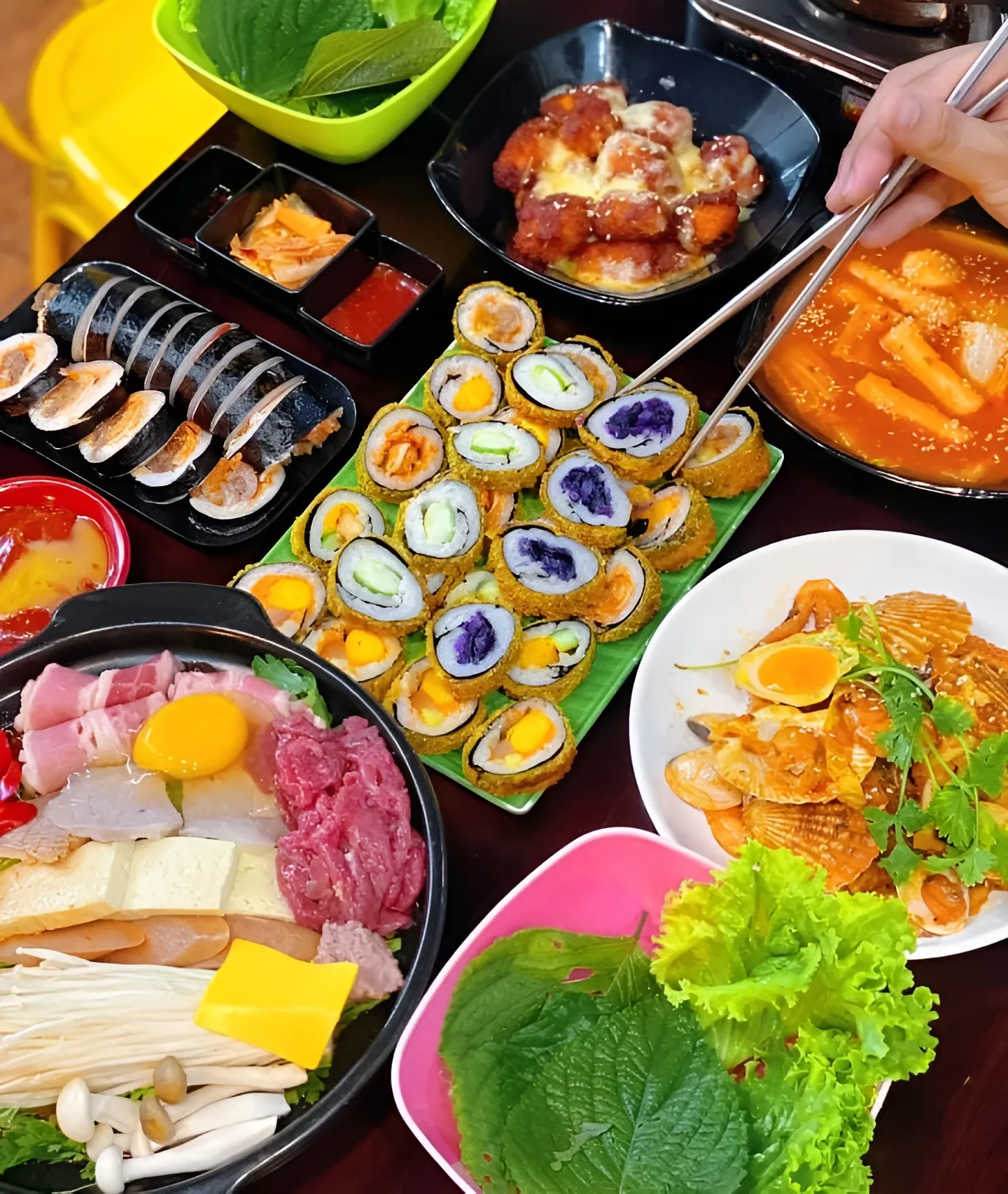 Quán Ù's Kimbap Nha Trang, nổi tiếng với món kimbap 7 vị chiên xù