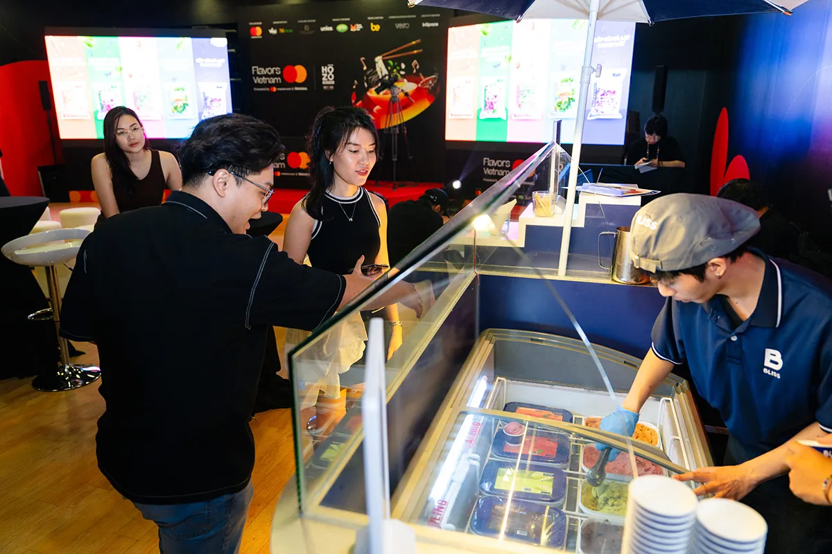 Free BLISS ice cream booth at Mastercard Lounge. | Source: Vietcetera