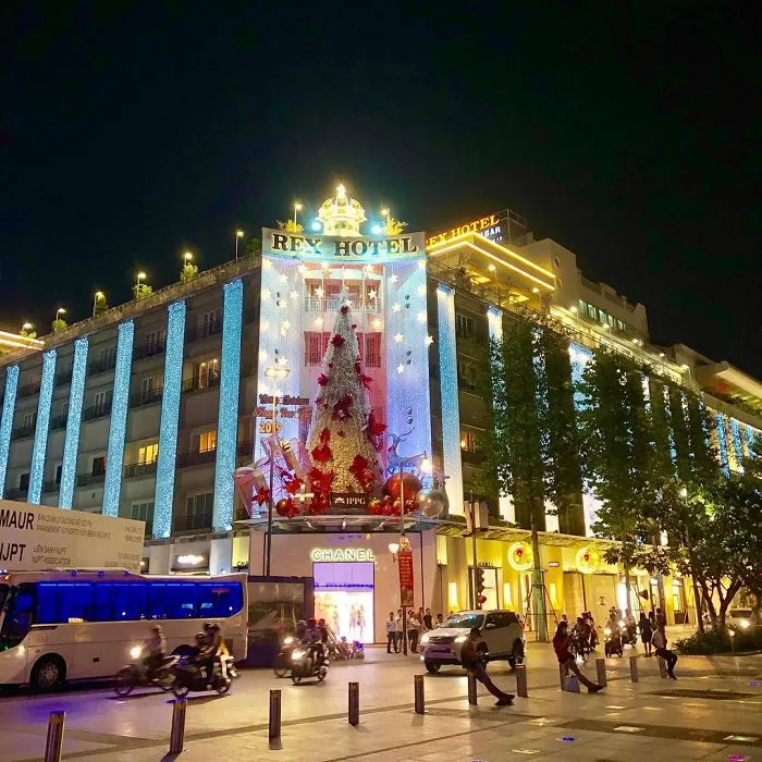 Rex Hotel Saigon với kiến trúc Pháp cổ điển