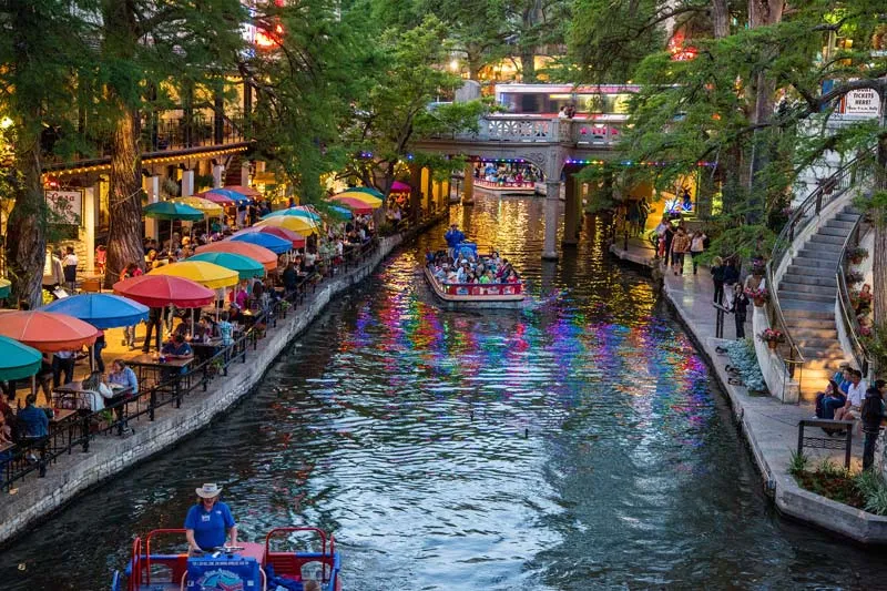 River Walk is a path along the San Antonio River with beautiful, romantic, and peaceful scenery.