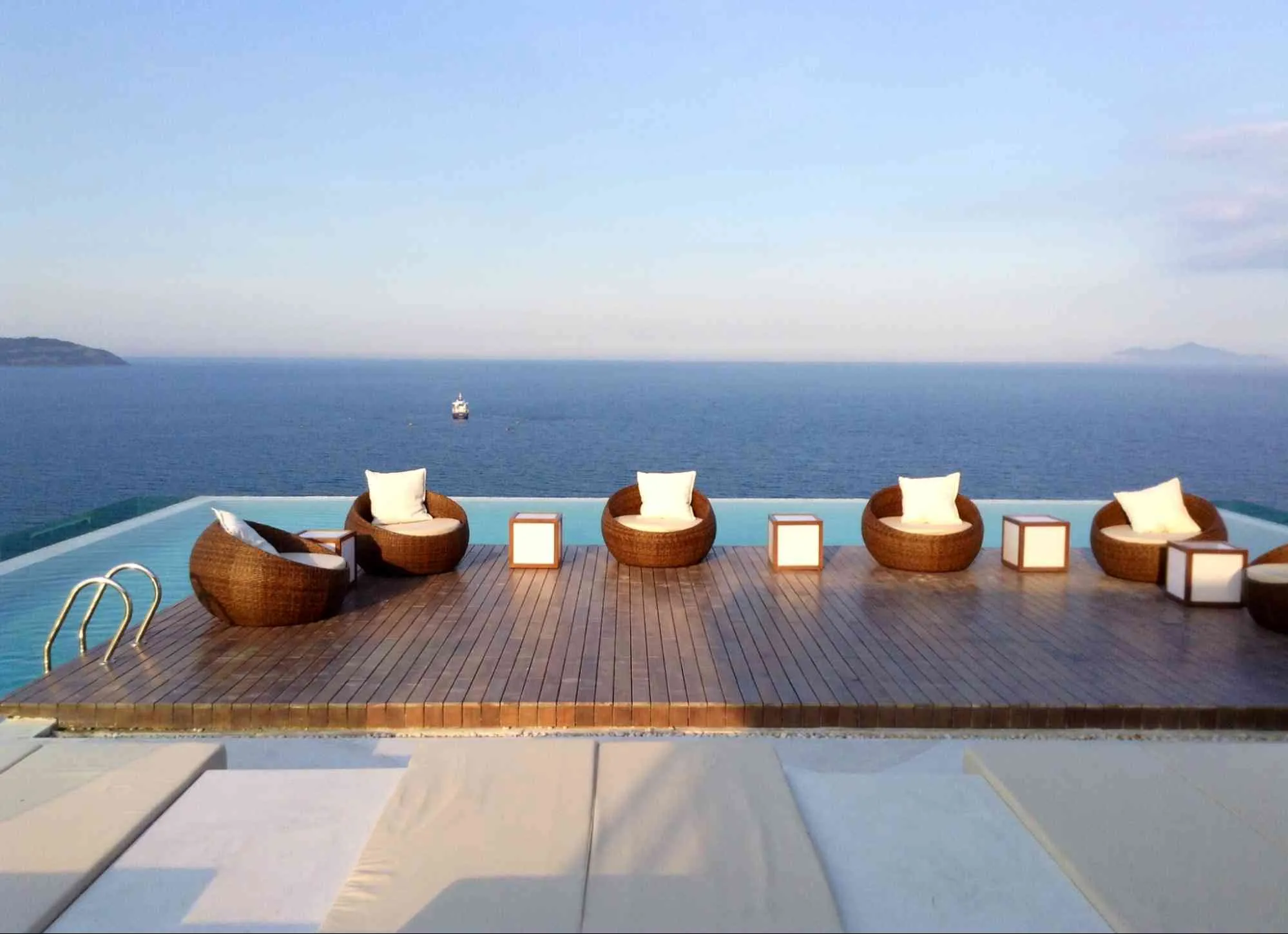 Rooftop À La Carte với view biển và toàn cảnh Đà Nẵng tuyệt đẹp