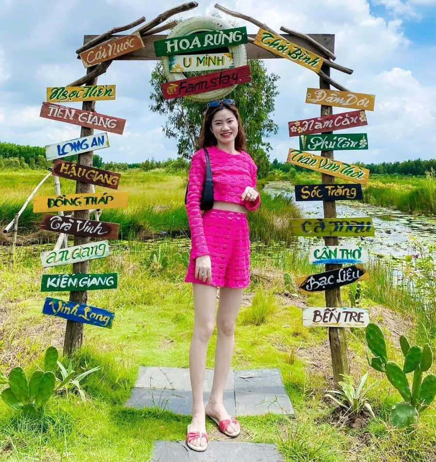 Tại Khu Du Lịch Sinh Thái Hoa Rừng U Minh bạn có thể tha hồ “sống ảo”. Bởi vì nơi đây có nhiều vị trí được thiết kế khá độc đáo