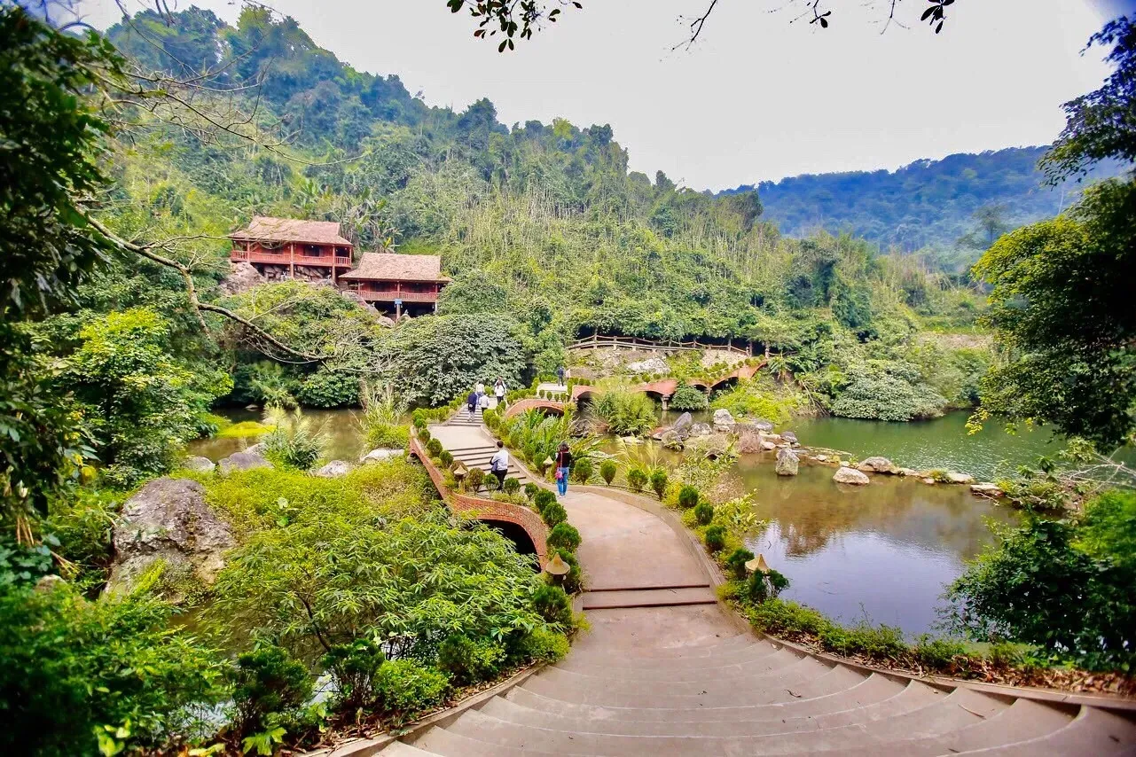 Thác Cổng Trời hùng vĩ tại Thiên Sơn – Suối Ngà