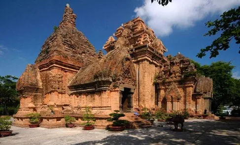 Ponagar Tower Nha Trang, ancient Cham architecture