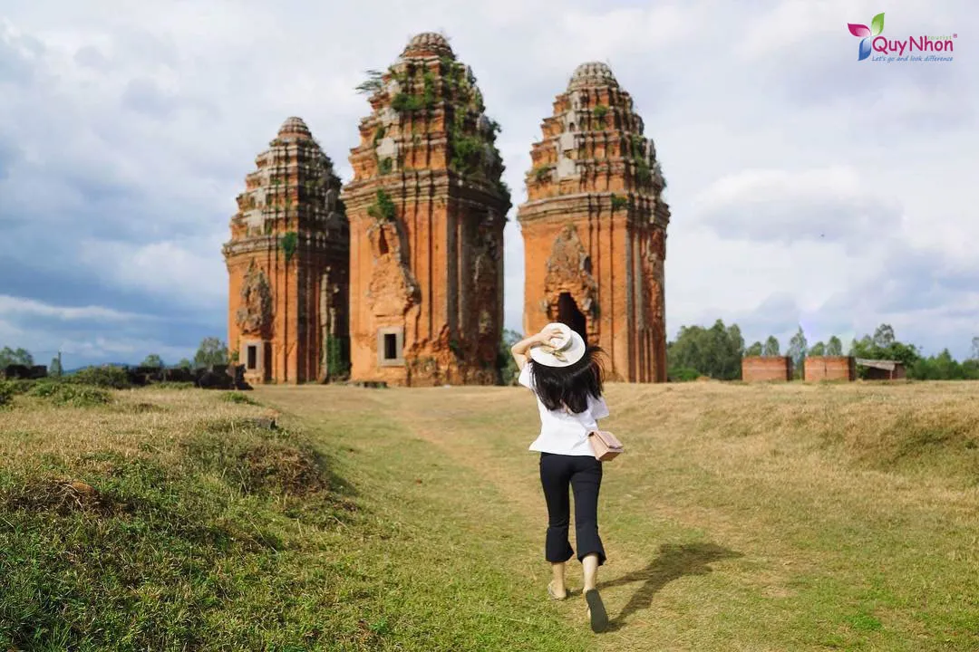 tháp dương long - tour tháp chăm bình định