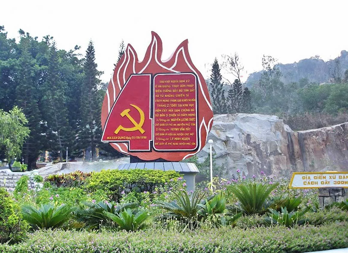 Phao Dai Tower, a French colonial historical relic at Sam Mountain