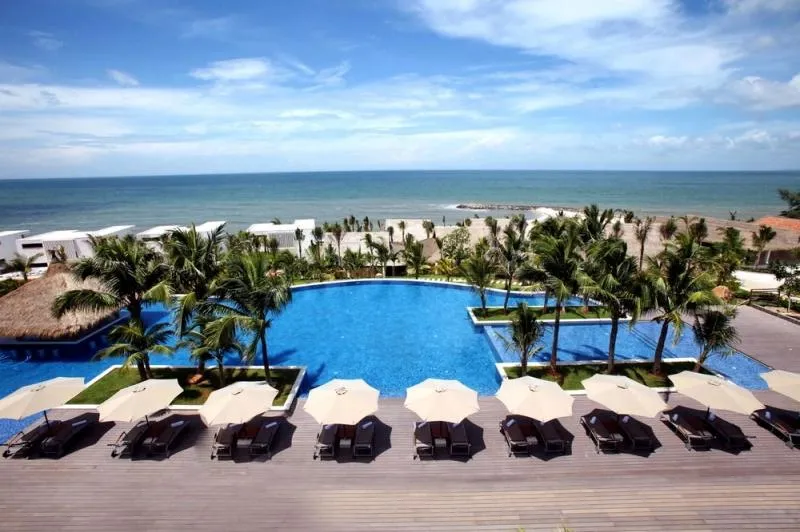 The Cliff Resort &amp; Residences