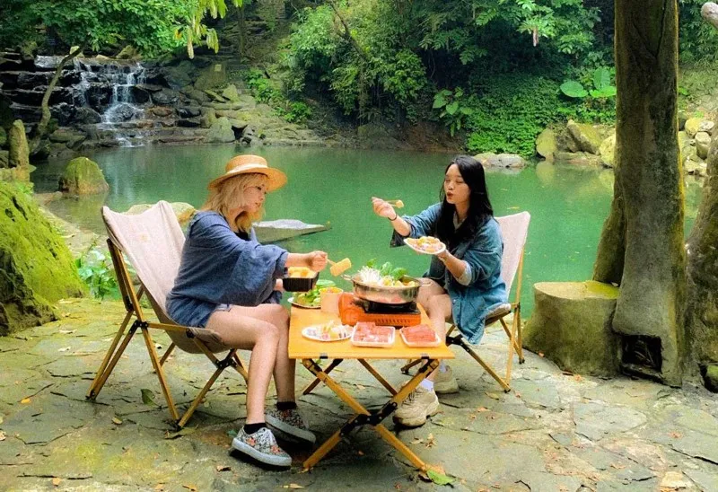 Thien Son Suoi Nga with waterfalls and mountains