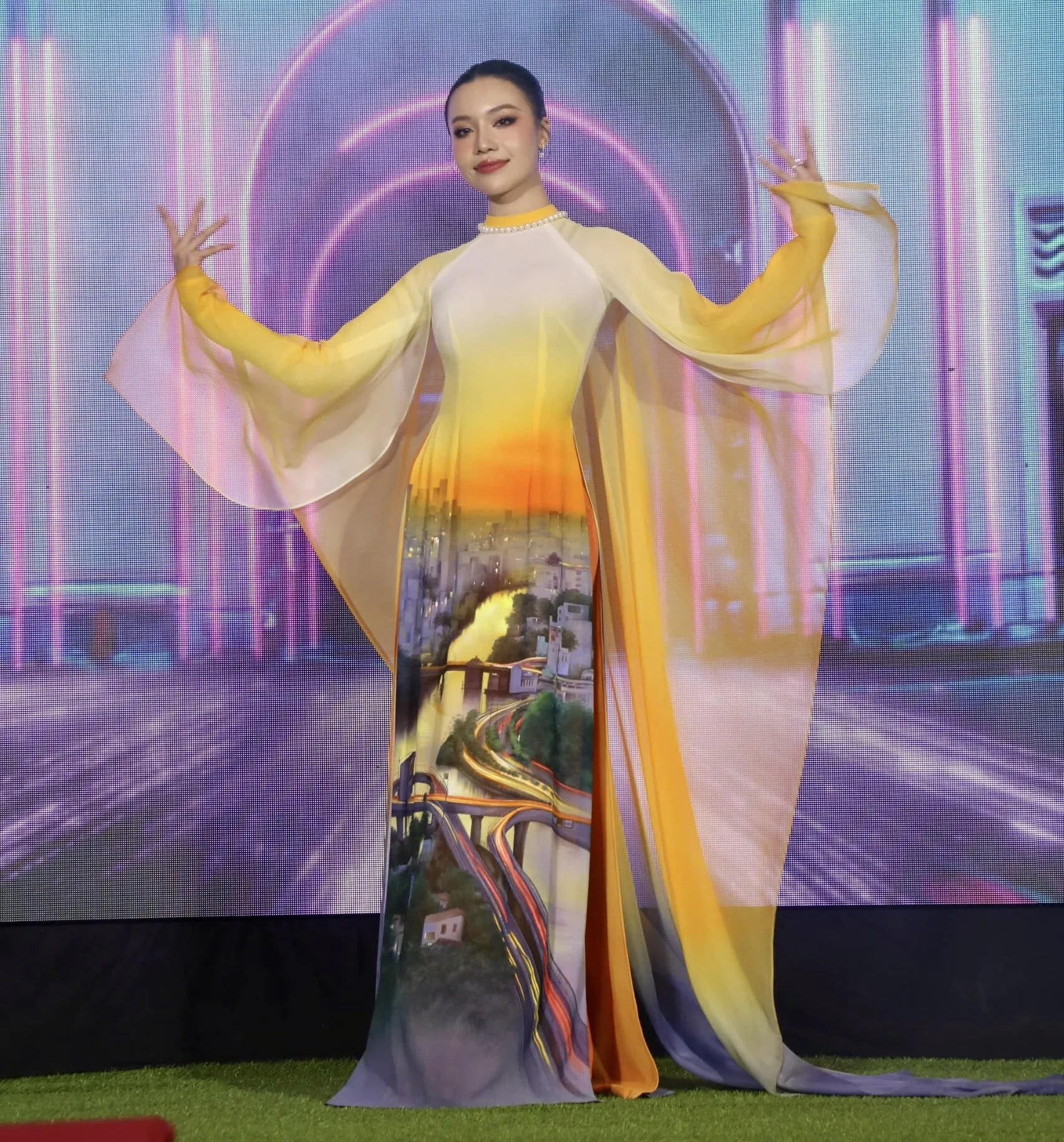 Impressive contemporary Ao Dai design by Trung Dinh featured at the HCMC Ao Dai Festival - Photo by HOAI PHUONG