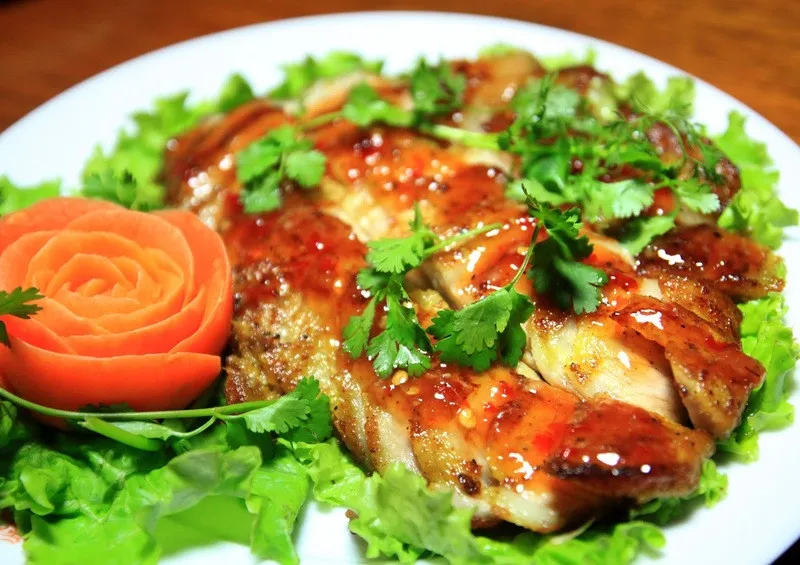 Thịt lợn bản cắp nách Sapa