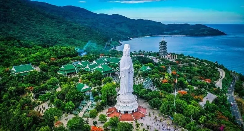 Ideal time to visit Linh Ung Pagoda