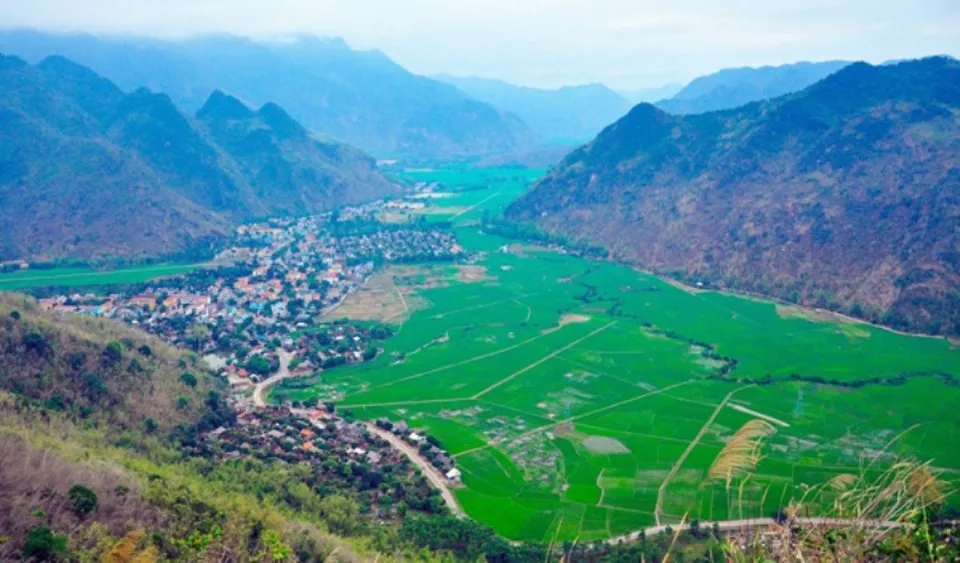 Mai Chau Valley, Hoa Binh, likened to a "flower" in the Northwest mountains and forests, with romantic and peaceful beauty