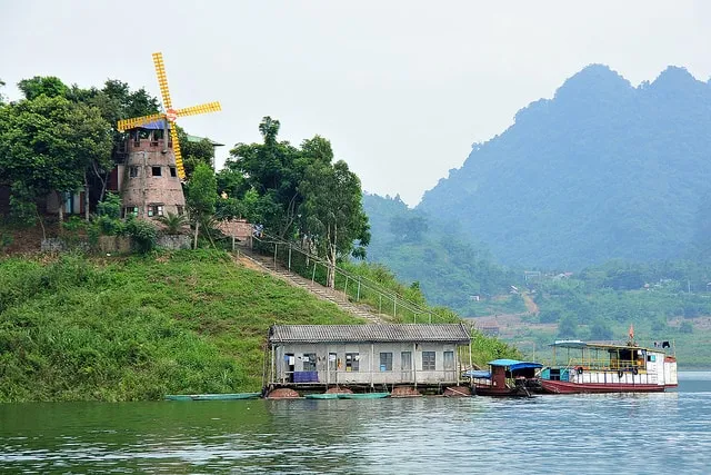 Thung Nai - &quot;Vịnh Hạ Long trên cạn&quot; của Hòa Bình