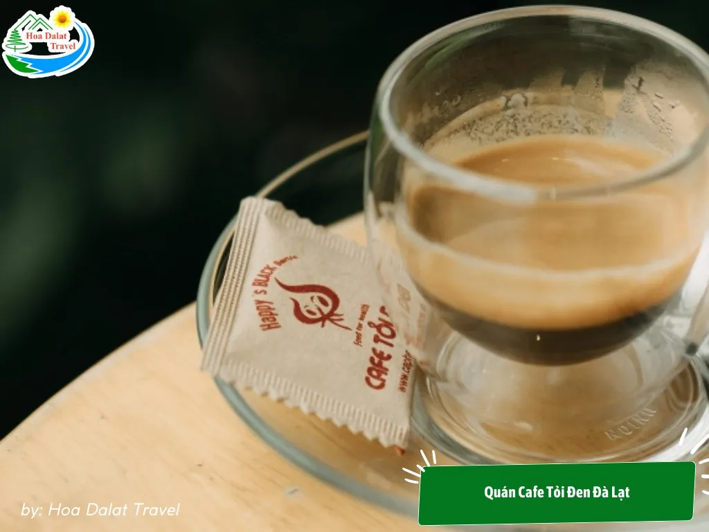 Toi Den Coffee is famous for blending traditional coffee flavors with nutritious black garlic