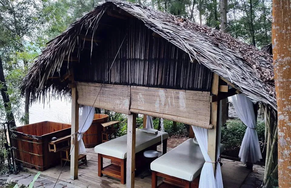 Experience overnight camping by Phu Ninh Lake