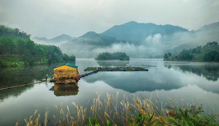 Trải nghiệm du thuyền trên Đầm Ao Châu Phú Thọ