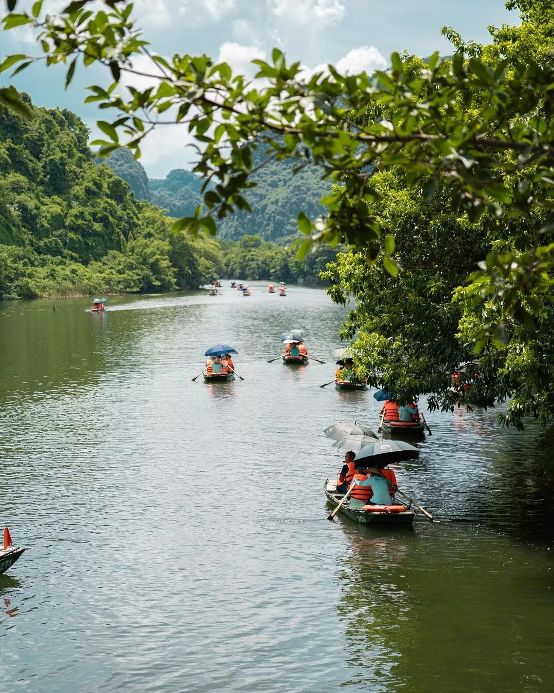 Boat tour through caves in Trang An, Ninh Binh