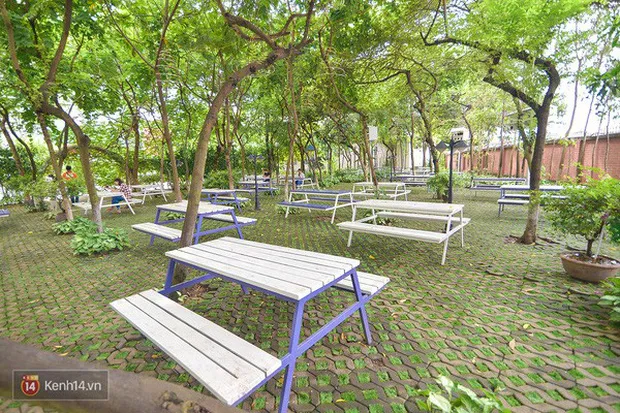 Thang Long University, while not having a large area, boasts a top-tier campus and architecture among universities in Hanoi.