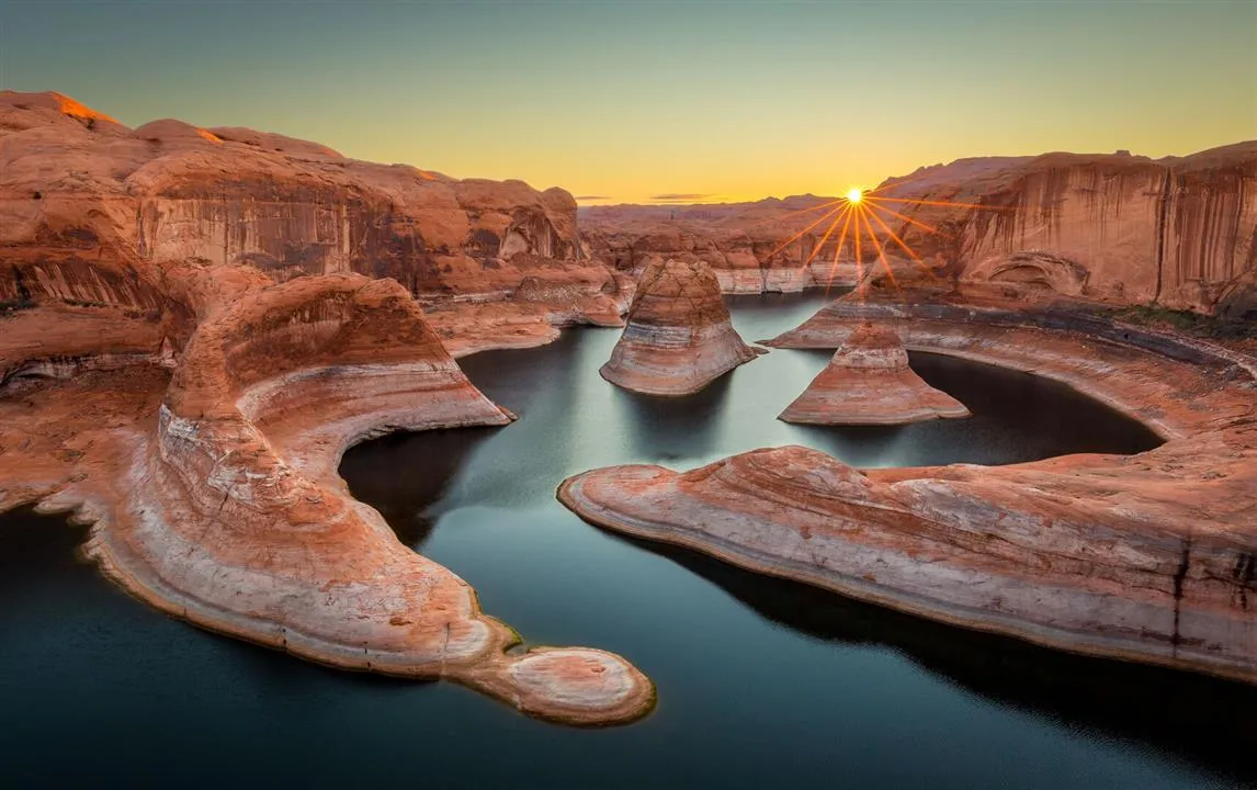 Overwhelming beauty of Lake Powell, Utah, with turquoise water and majestic sandstone cliffs