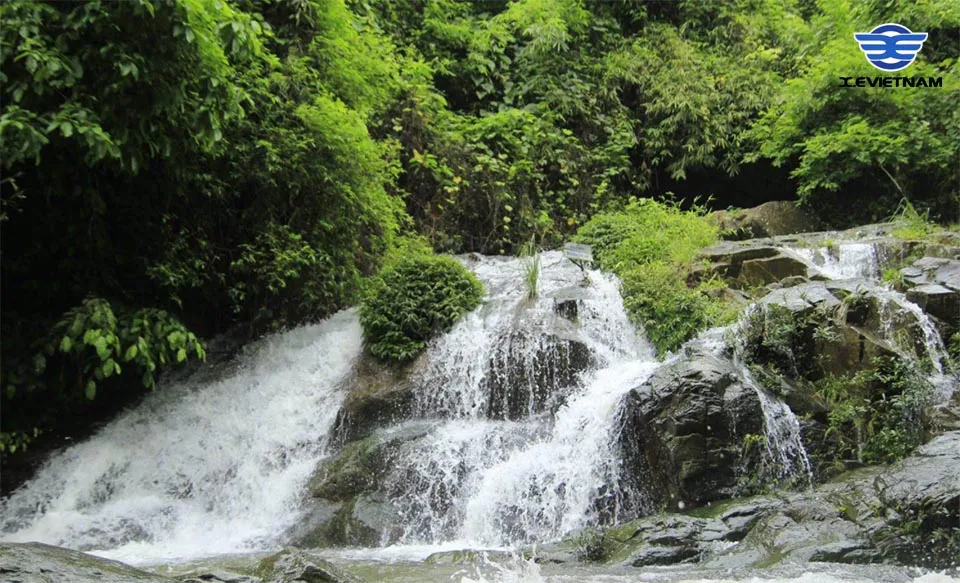 Vẻ đẹp du lịch sinh thái Ao Giời Suối Tiên Phú Thọ