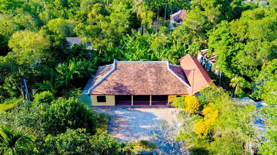 Peaceful beauty of Phuoc Tich ancient village with mossy-roofed Ruong houses