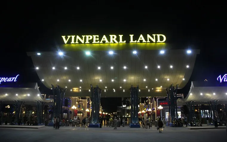 VinWonders Phu Quoc sparkling at night