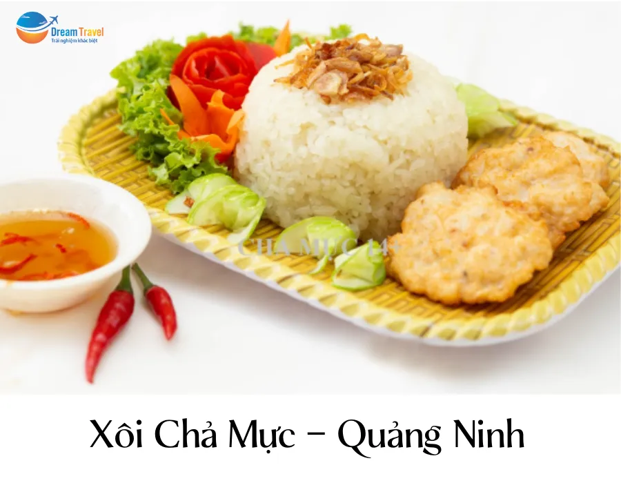 Xôi chả mực Quảng Ninh, món đặc sản nổi tiếng với xôi dẻo thơm và chả mực giòn ngon