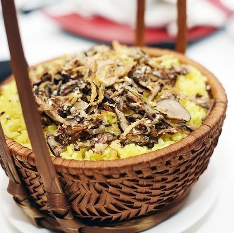 Ninh Binh ant egg sticky rice, a unique specialty to try